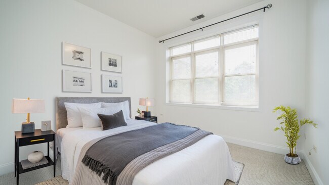 Foto del edificio - 2300 W Saint Paul Ave