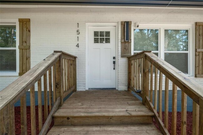 Foto del edificio - 1514 Peachcrest Rd