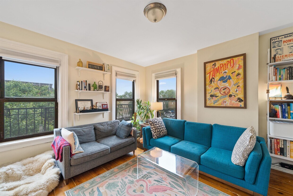 Foto principal - 138 Wayne St