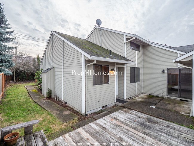 Foto del edificio - 5360 NE Windrow St