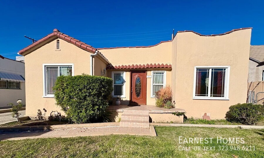 Primary Photo - 517 E Chestnut St