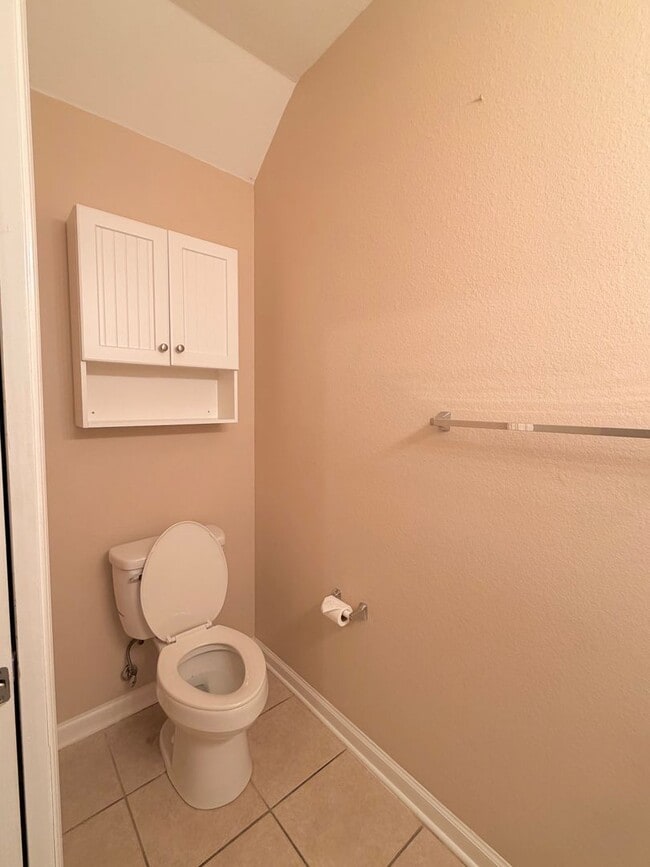 Building Photo - Available July 2026 -3/2.5 with Garage. Located off Apalachee Parkway