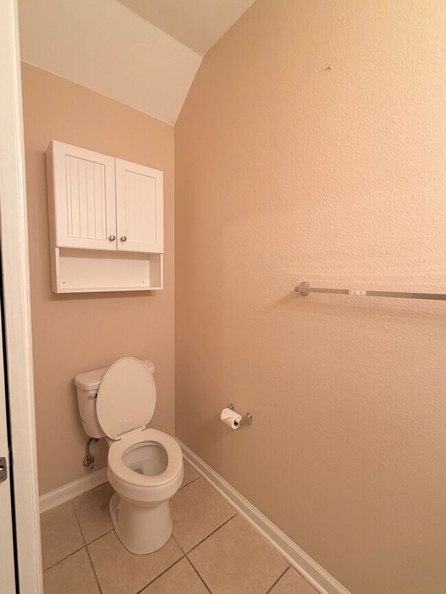 Foto del edificio - Available July 2026 -3/2.5 with Garage. Located off Apalachee Parkway