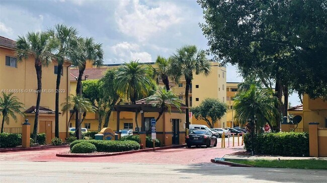 Building Photo - 8240 SW 149th Ct