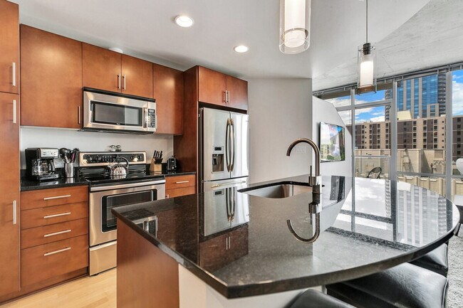 Foto del edificio - 1325 Stout St