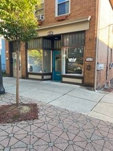 Building Photo - 219 Center Ave