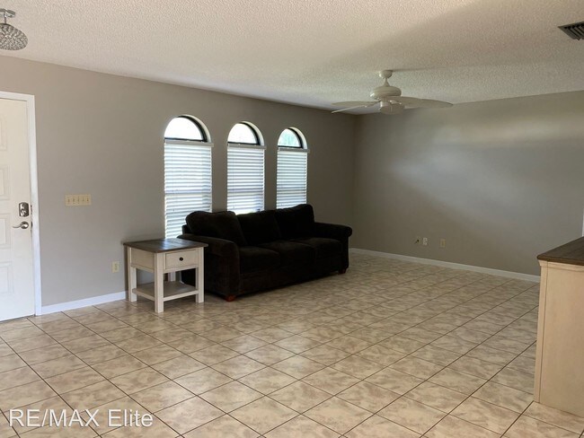 Building Photo - 3 br, 2 bath House - 2225 Abalone Ave