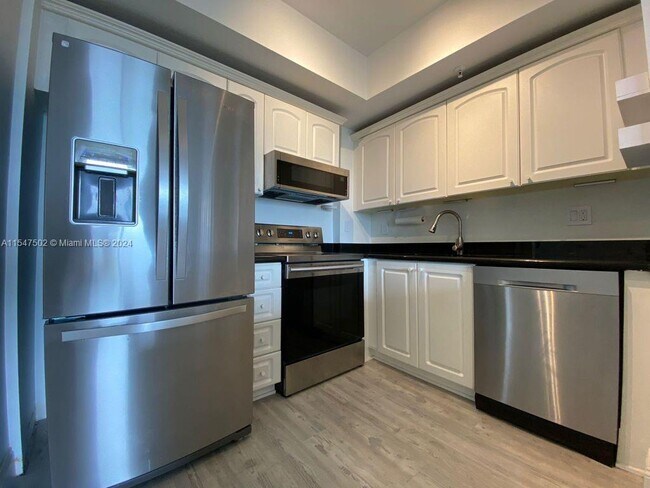 Foto del edificio - 3500 Coral Wy