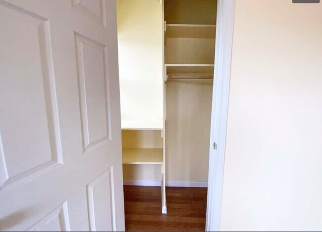 Foto del edificio - 221 Sterrett St