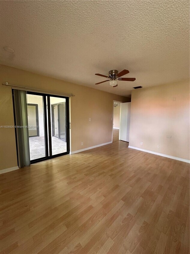 Foto principal - 10141 W Sunrise Blvd