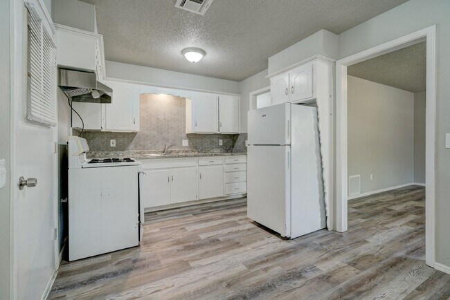 Photo - 4 bed, 1.5 bath home in okc,ok