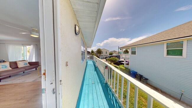 Building Photo - 5737 Rudolph Ave