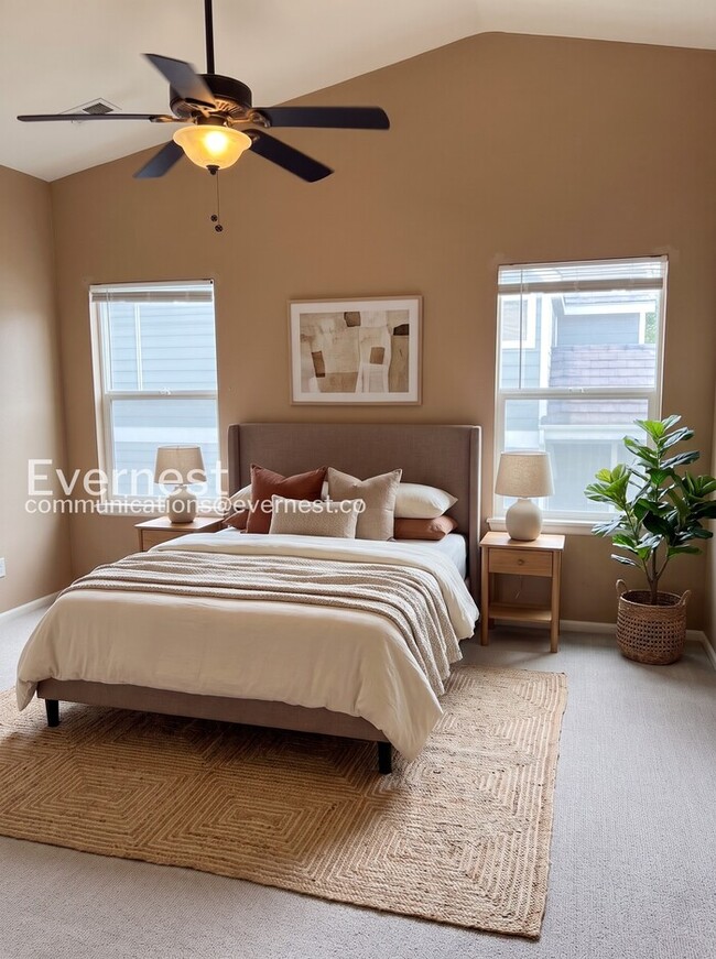 Building Photo - 1121 Fenwick Dr
