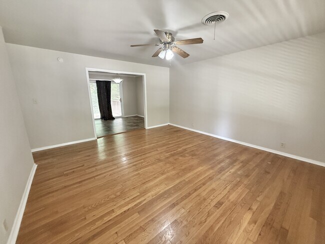 Foto del edificio - 207 Casalinda Cir