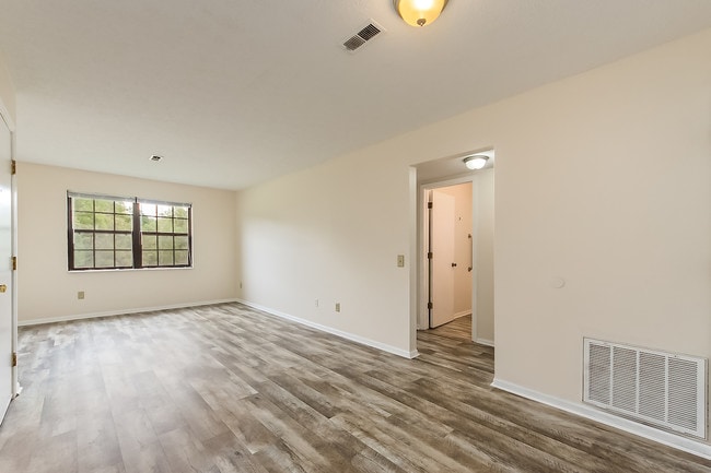 Building Photo - 28 Scioto Dr