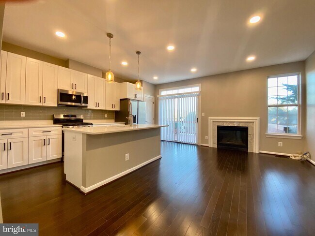 Building Photo - 13365 Ferry Landing Ln