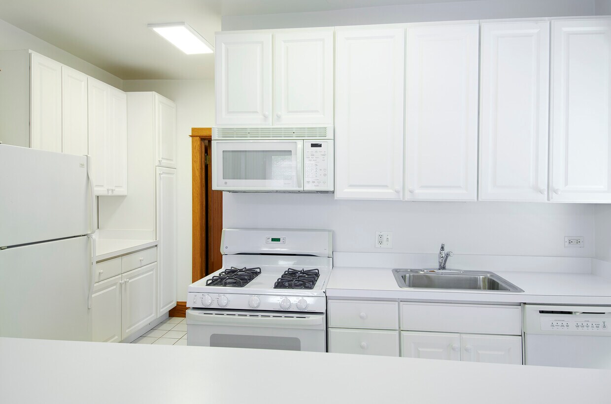 Gourmet Kitchen - 5615 N Winthrop Ave