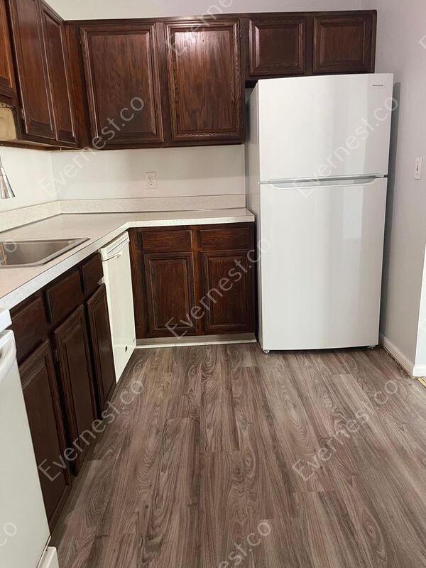 407 Sunset Ln, St. Clair Shores, MI 48082 Condo for Rent in St. Clair Shores, MI