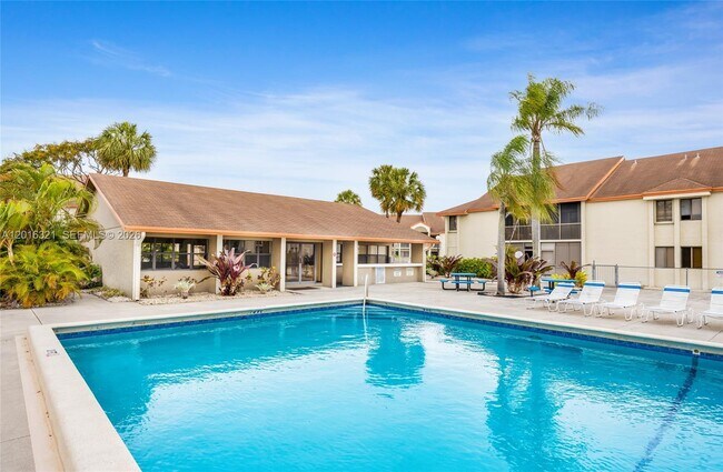 Foto del edificio - 5521 Courtyard Dr