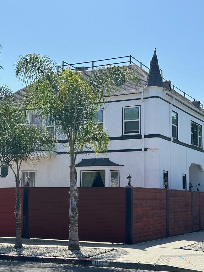 1253 S Muirfield Rd Unit Tularosa Drive Properties, Los Angeles, CA