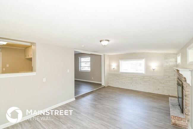 Foto del edificio - 6238 Green Pine Ln