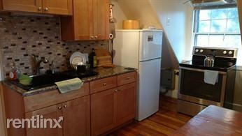 Building Photo - 105 Irving St