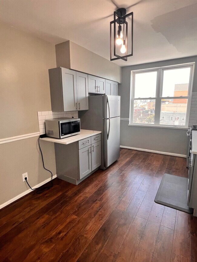 Foto del edificio - 217 44TH St