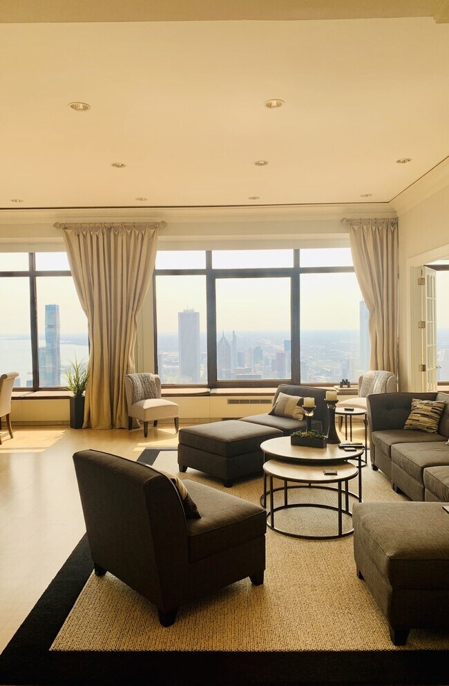 Foto del edificio - 175 E Delaware Pl