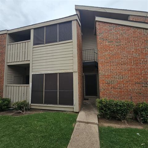Building Photo - 9600 ROYAL Ln