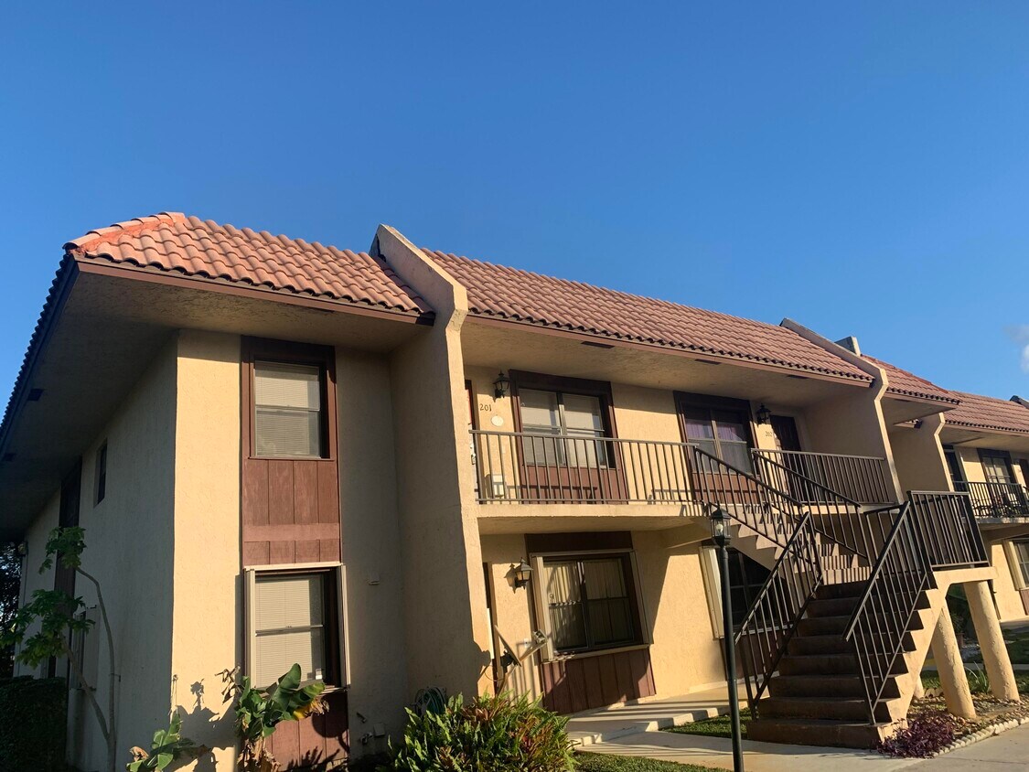 Foto principal - 5937 Forest Hill Blvd