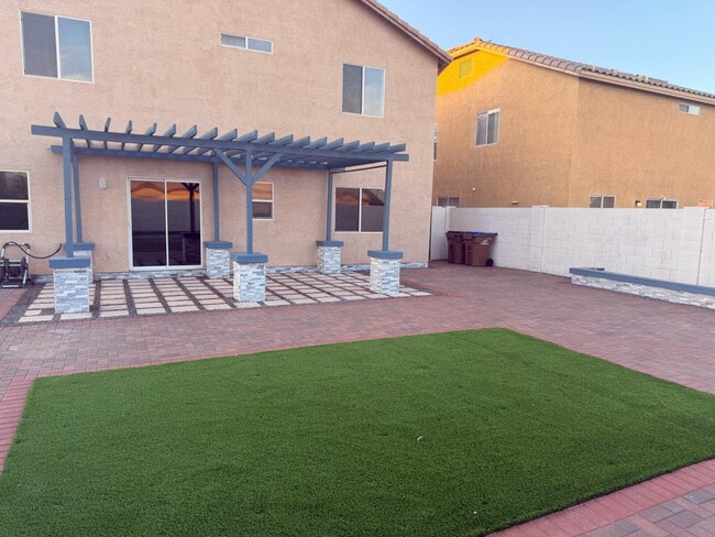 Building Photo - 3907 E Pinto Valley Rd