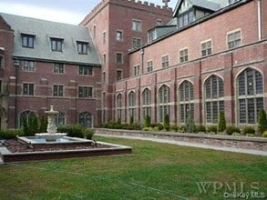 Building Photo - 207 Chateau Rive