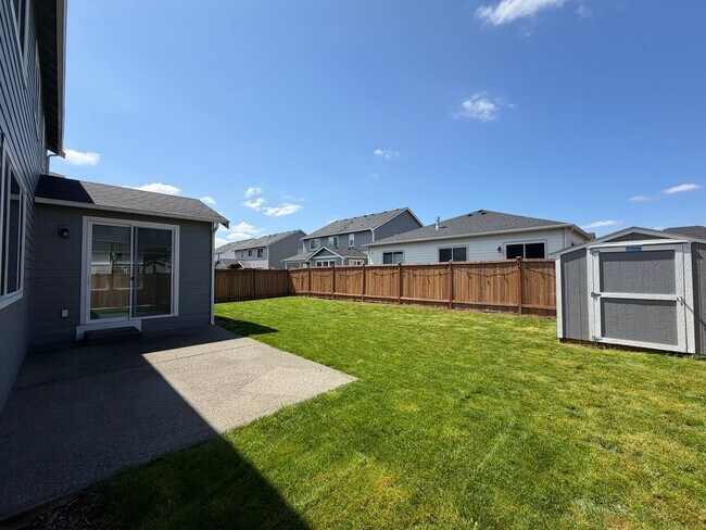 Building Photo - Contemporary 2800 Sqft. Home in Buckley