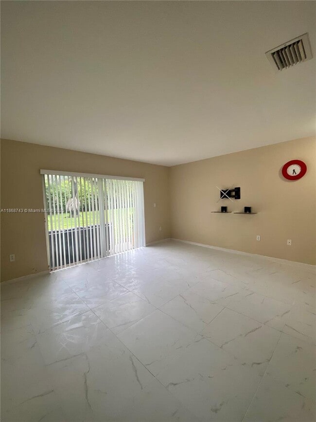 Building Photo - 3135 SW 128th Ave