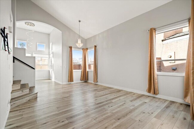 Foto del edificio - Contemporary 3 Bedroom With Luxurious Finishes