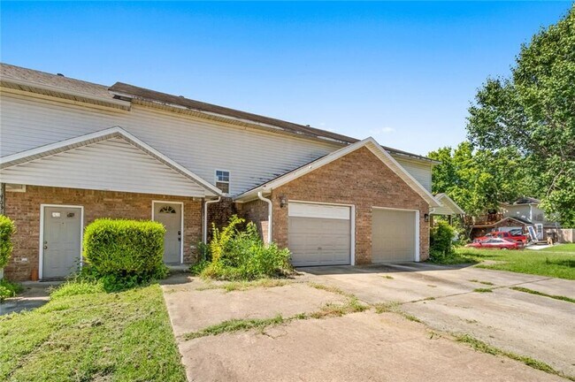 Foto del edificio - 907 W Peachtree Dr