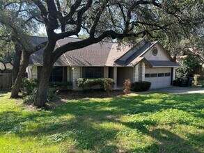 Building Photo - 6811 Luckenbach Ln