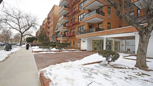 Building Photo - 313-319 Ocean Pky