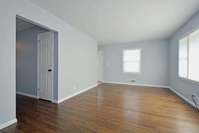 Foto del edificio - Clean & Updated One-Level Living in Robbin...