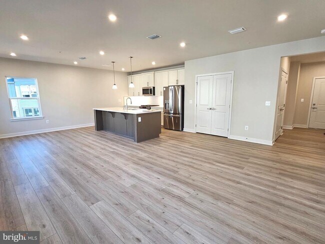 Foto del edificio - 14401 Milk Thistle Ln