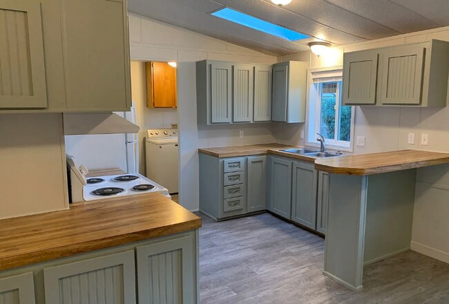 Building Photo - Charming 3-Bed, 2-Bath Home in Garden City