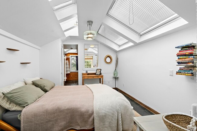 Photo - 304 N Alfred St Townhome