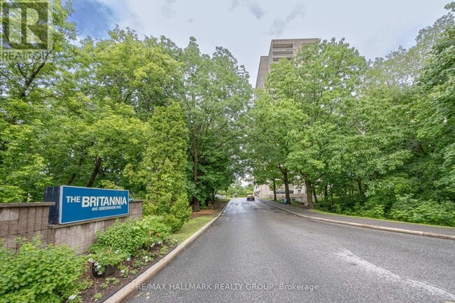 Building Photo - 415-1415 Greenview Ave