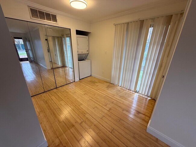 Foto del edificio - 10 Society Hill Dr N