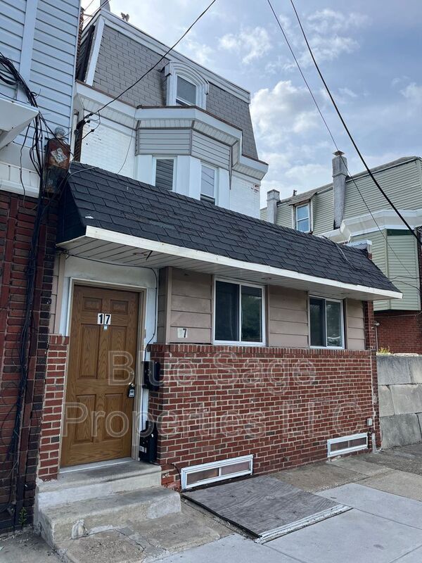 Building Photo - 17 S Church Ln