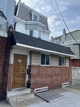 Building Photo - 17 S Church Ln