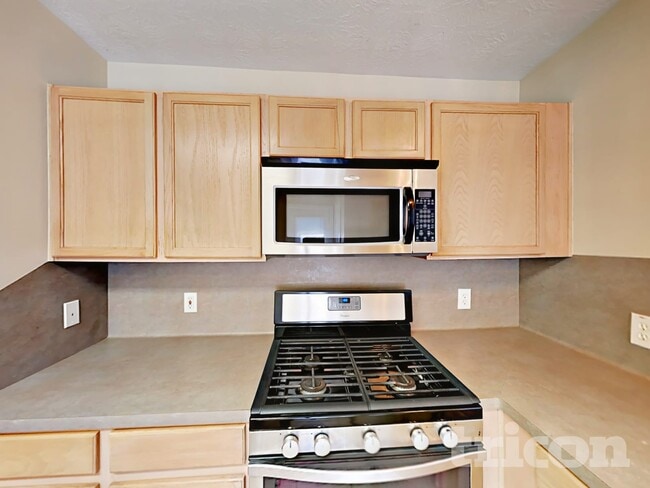 Building Photo - 18167 Woodsdale Ct