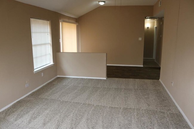 Building Photo - 4411 Prairie Meadow Dr