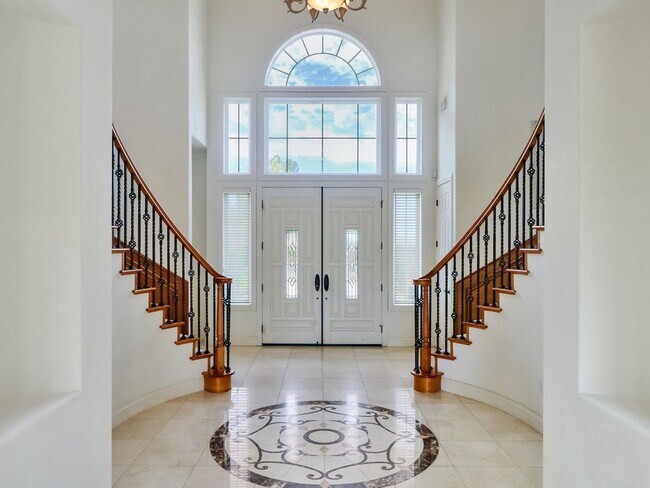 Foto del edificio - Beautiful custom home in The Promontory in...