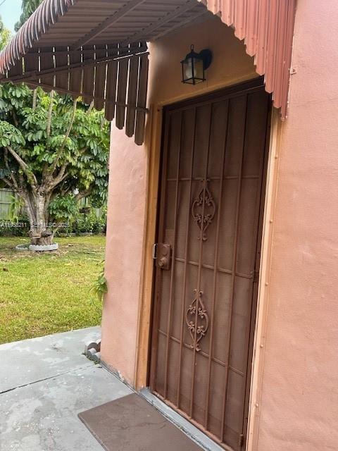 Foto del edificio - 2250 SW 11th St